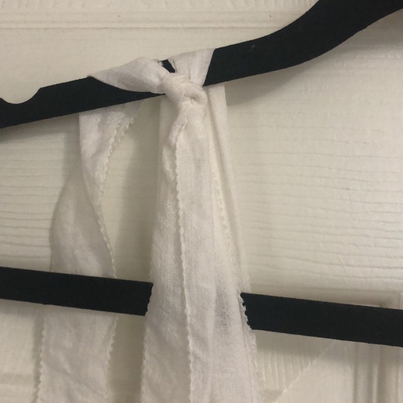 Shoulder tie lace tank top - Picture 4 of 5